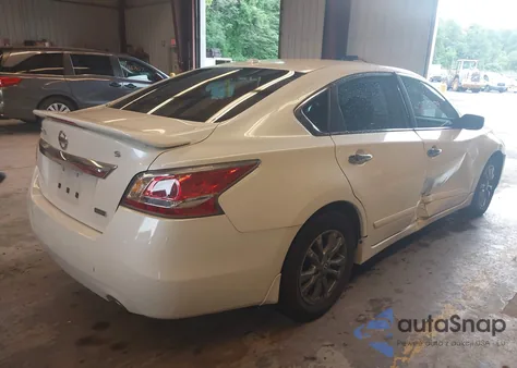 2015 Nissan Altima 2.5 S из США, поврежденный, VIN 1N4AL3AP8FC596657